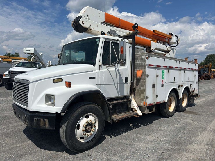2002-freightliner-fl80-image-1