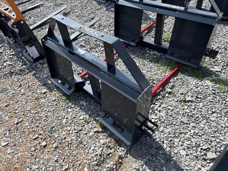 land-honor-skid-steer-bale-spear-image-2
