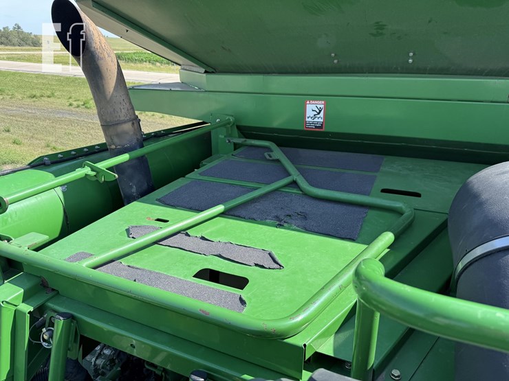 2002-john-deere-9560-sts-image-26