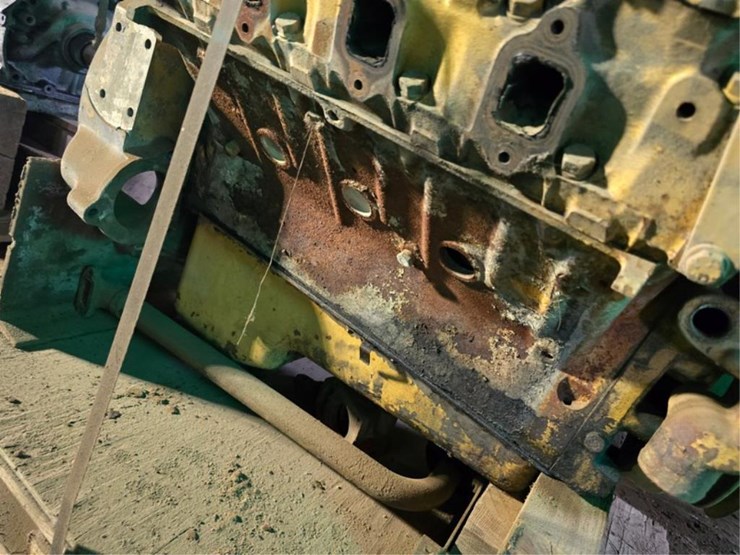 caterpillar-3208-image-8