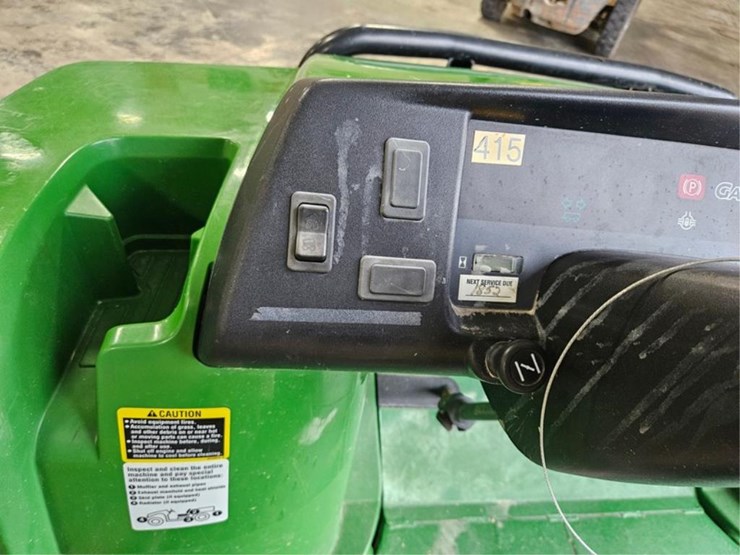 2014-john-deere-gator-image-25