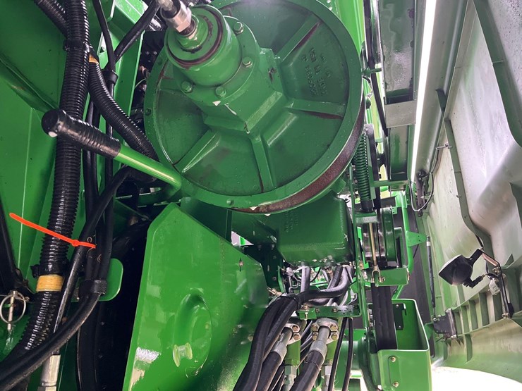 2011-john-deere-9770-sts-image-15