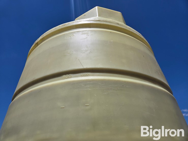 dultmeier-mp223ca-upright-poly-cone-bottom-tank-image-9