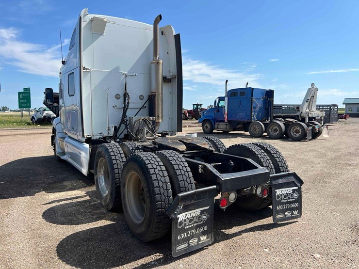 2005-peterbilt-387-image-8