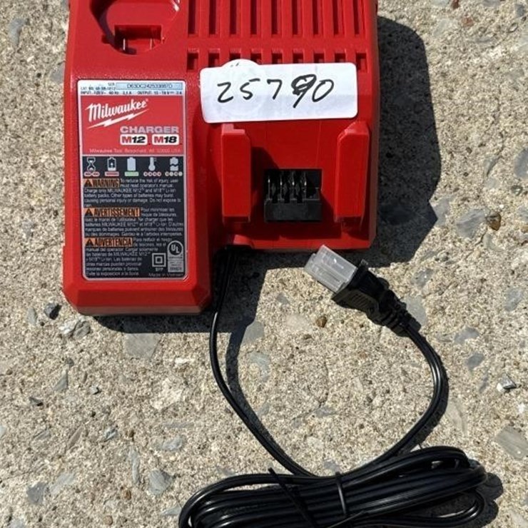Milwaukee M2 – M 18 charger, unused