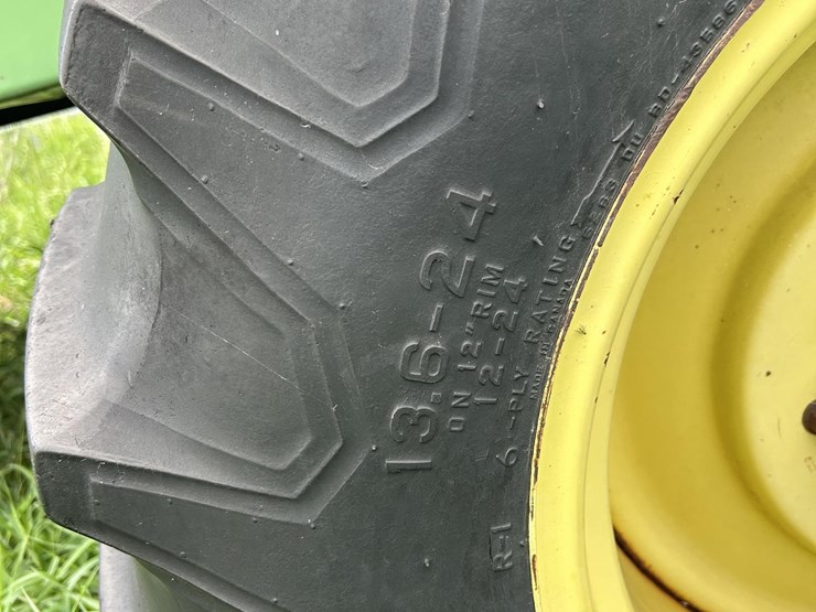 john-deere-2320-image-11