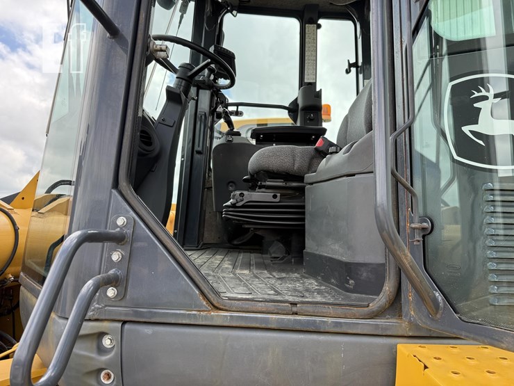2019-deere-524kii-image-25