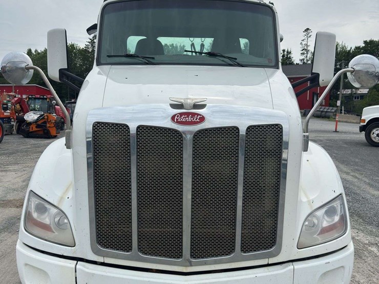 2014-peterbilt-579-image-7