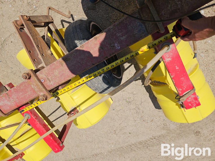 3-pt-hooded-row-crop-sprayer-image-9