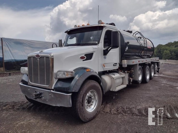 2019-peterbilt-567-image-46