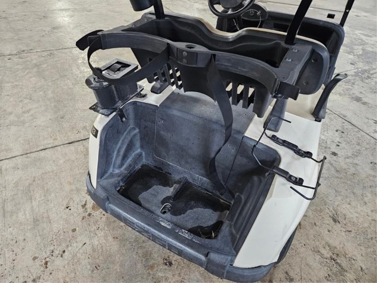 #373-•-2015-ez-go-rxv-golf-cart-image-11