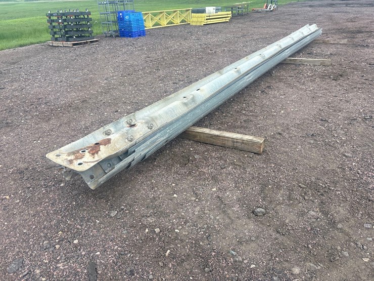 assortment-of-guard-rail-image-3