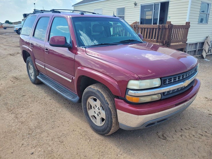 2004-chevrolet-tahoe-image-2