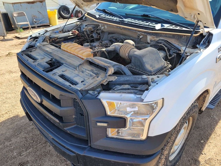 2017-ford-f150-image-16
