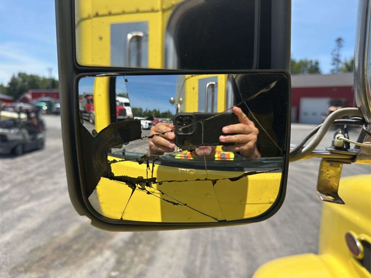 2011-peterbilt-386-image-15