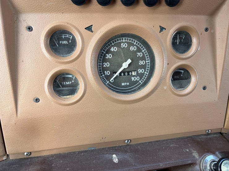 1976-ford-750-grain-truck-image-36