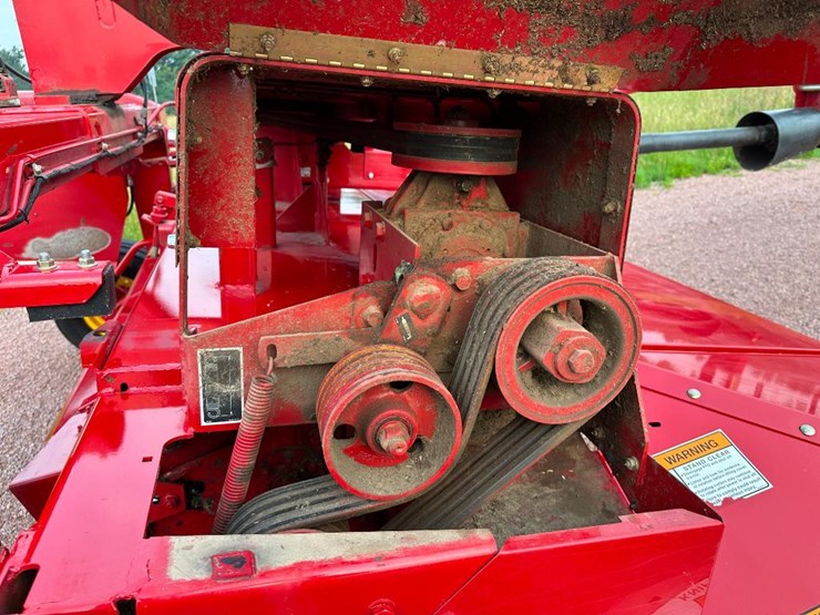 2014-new-holland-h7450-image-40