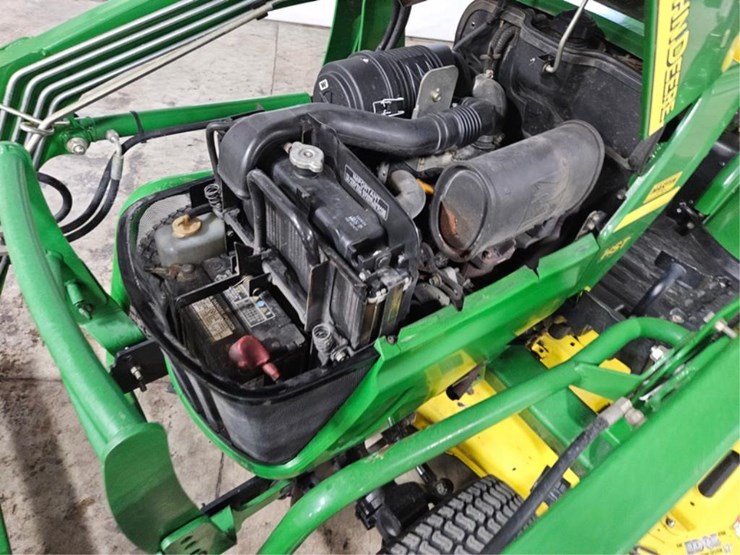 john-deere-2305-image-19