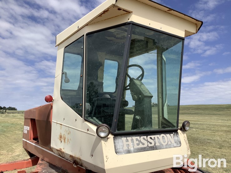 hesston-6600-image-10