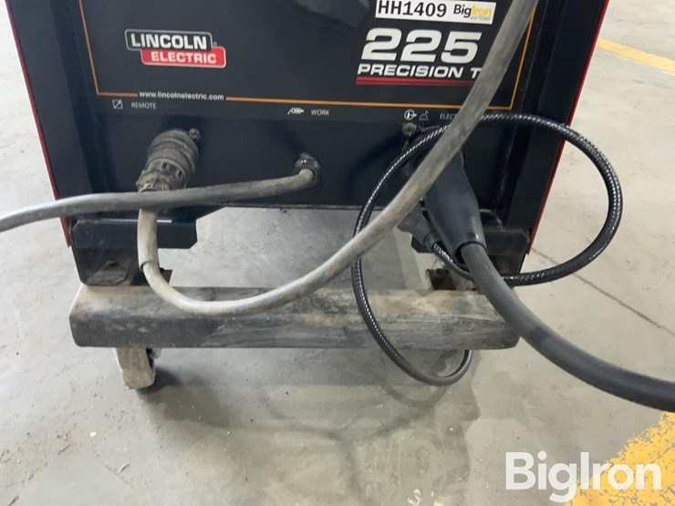 lincoln-electric-precision-tig-225-welder-image-12