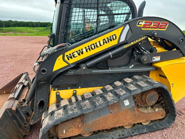 2015-new-holland-c232-image-22