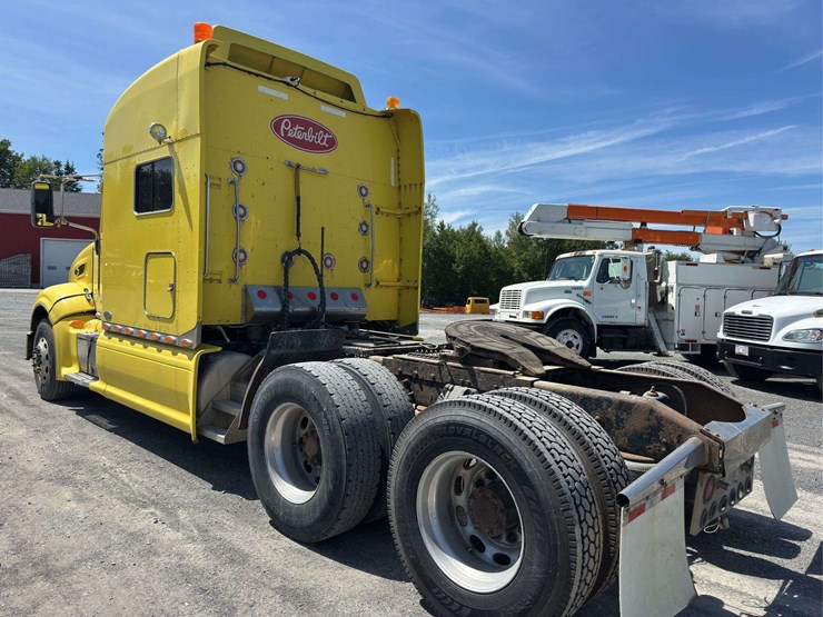 2011-peterbilt-386-image-4