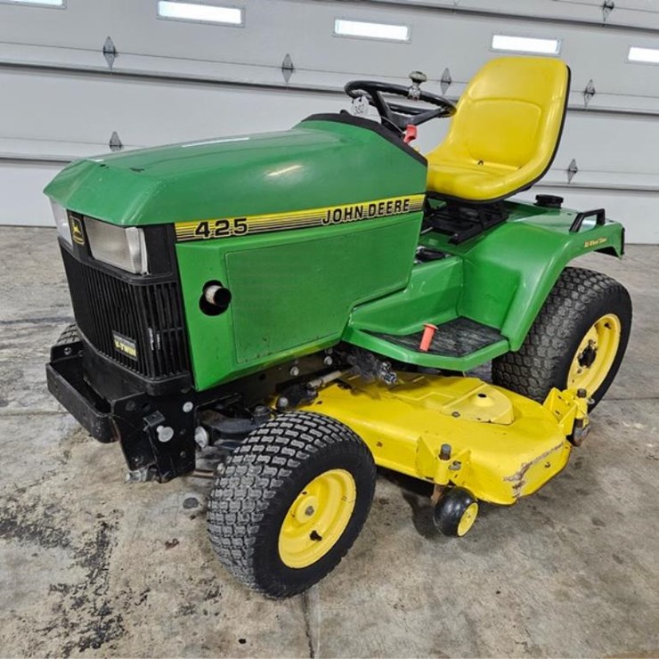 JOHN DEERE 425