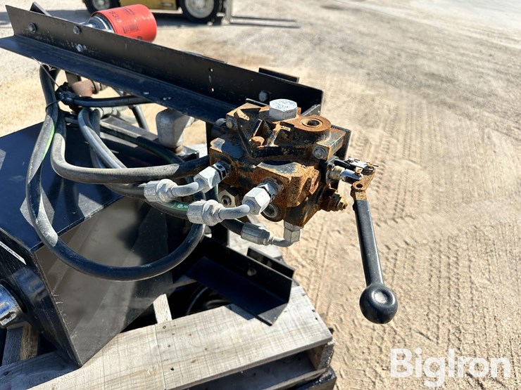 holland-5th-wheel-hydraulic-lift-image-10