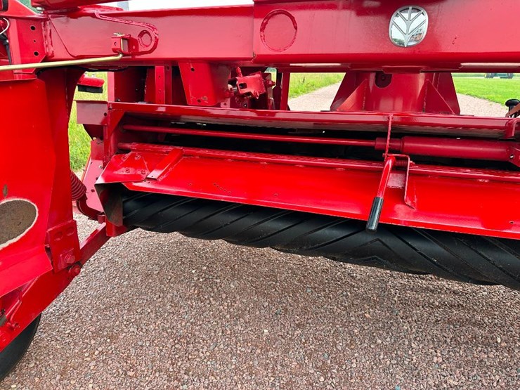 2014-new-holland-h7450-image-27