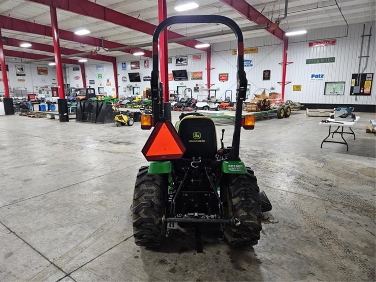 john-deere-2320-image-4