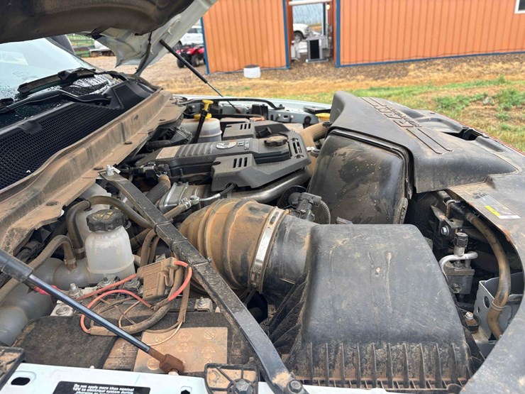 2023-ram-3500-pickup-image-27
