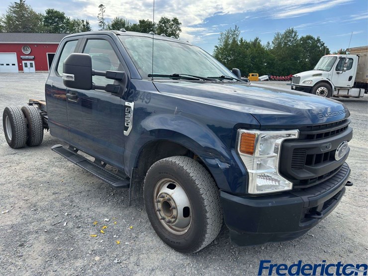 2020-ford-f350-xl-image-2
