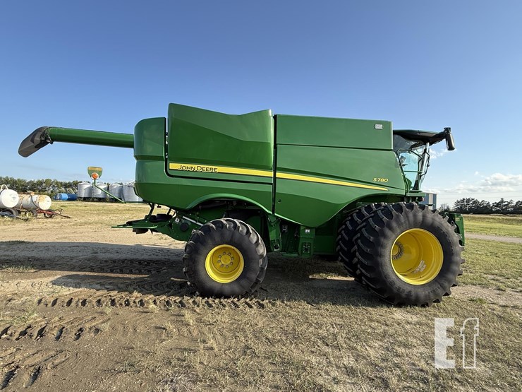 2021-john-deere-s780-image-8