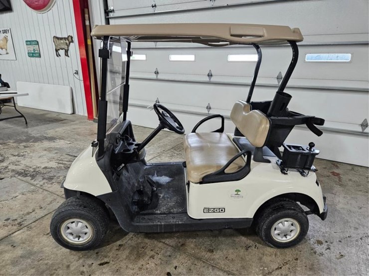 #373-•-2015-ez-go-rxv-golf-cart-image-2