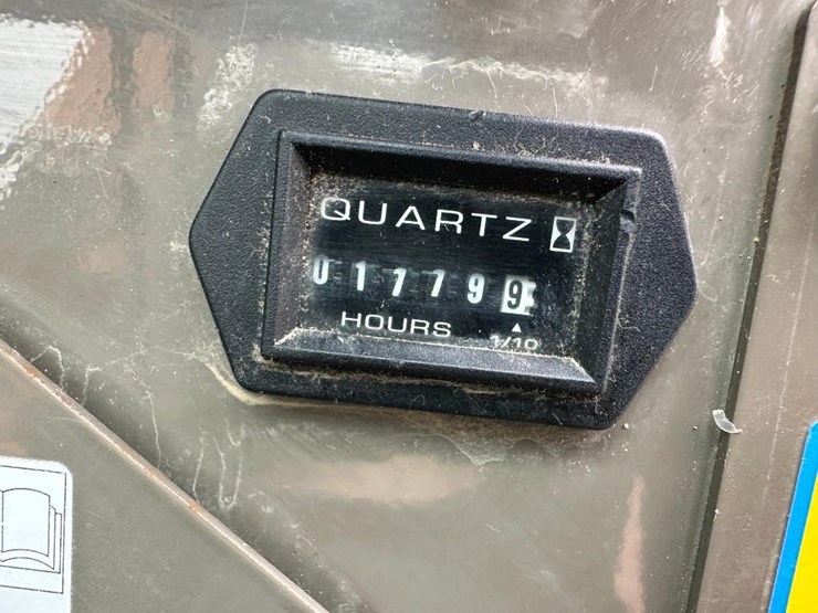 2016-case-cx55b-image-56