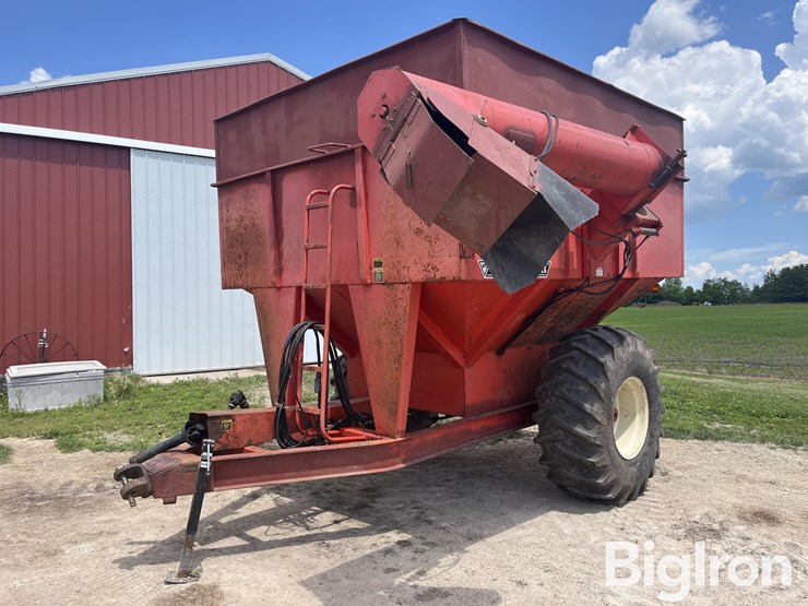 united-farm-tools-650-image-1