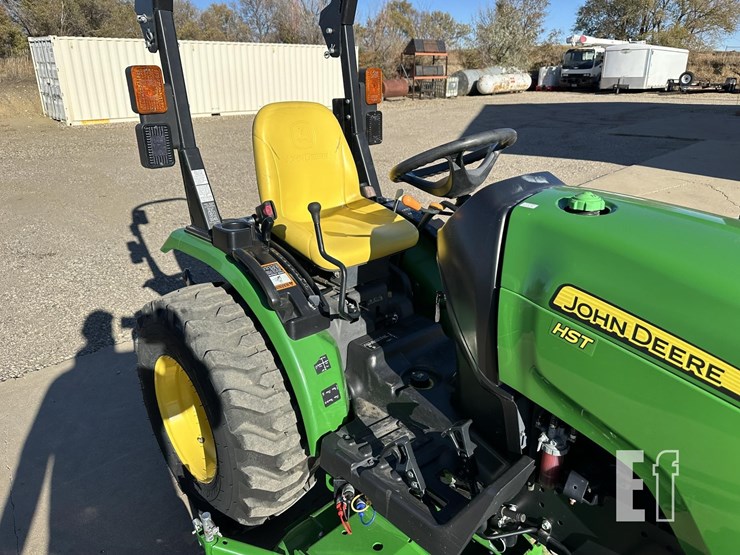 2015-john-deere-2025r-image-15