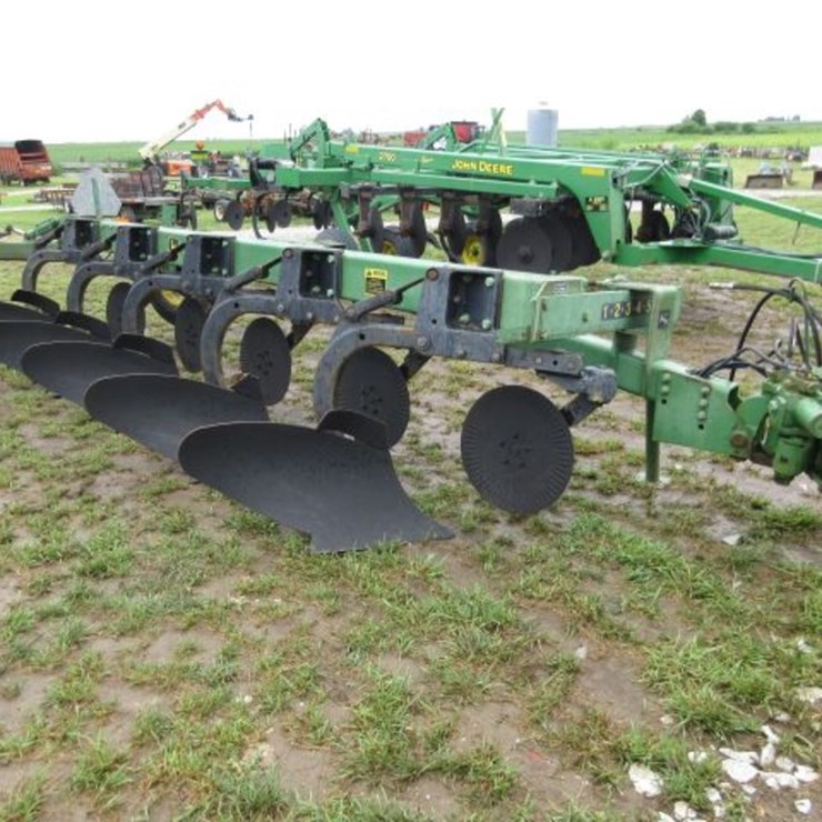 JOHN DEERE 2700