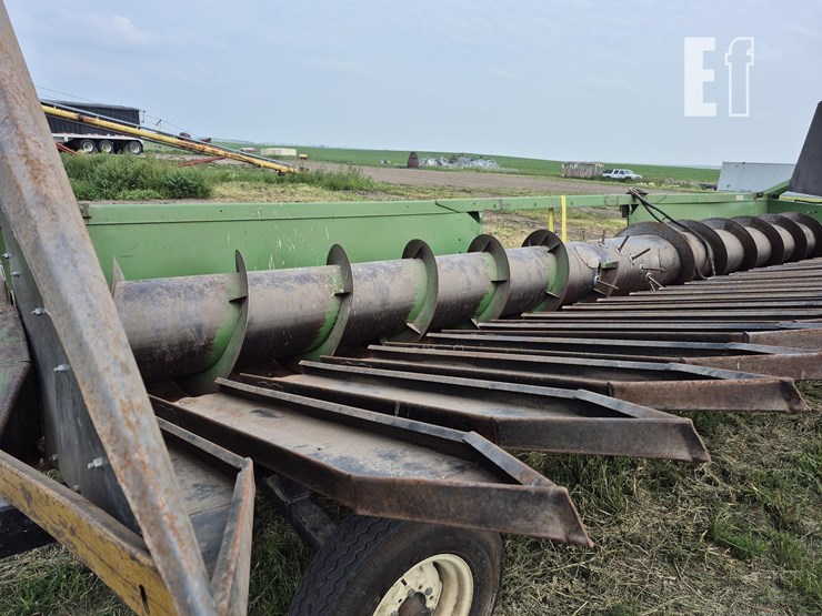 john-deere-224-image-4