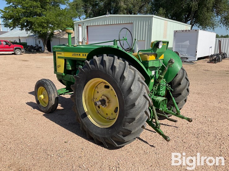 1957-john-deere-720-image-5