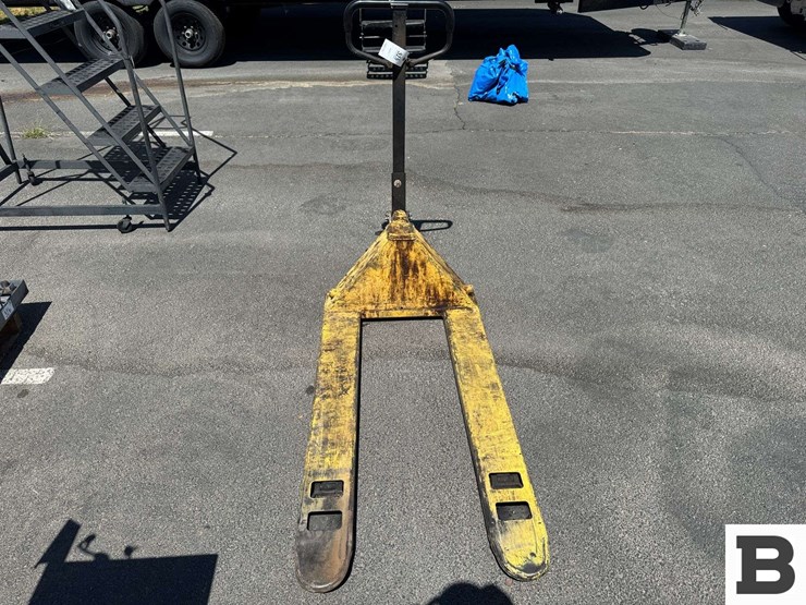 pallet-jack-image-2
