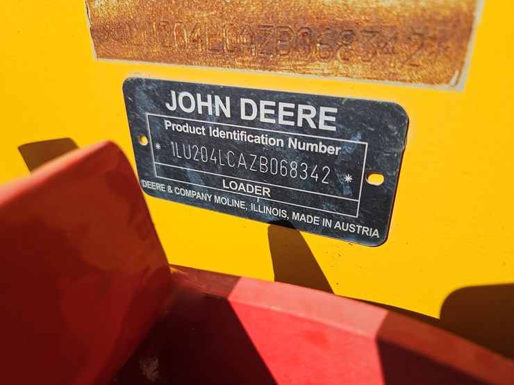 2022-deere-204l-image-7