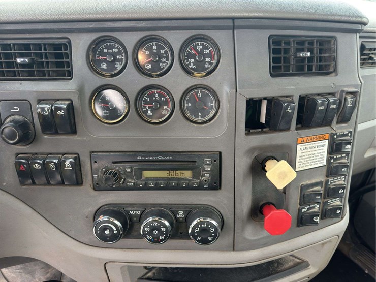 2014-peterbilt-579-image-20