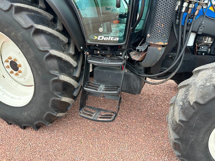 2009-new-holland-855tl-image-16