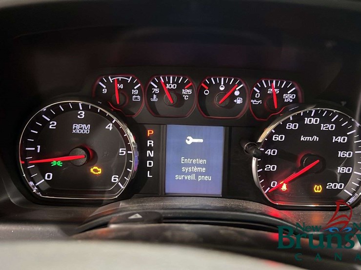 2017-chevrolet-silverado-1500-image-16