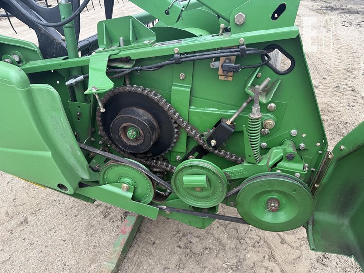 2010-john-deere-635f-image-11
