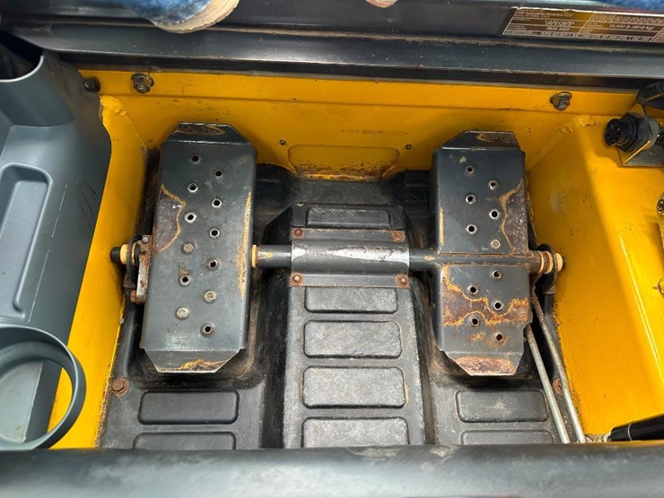 2018-new-holland-l228-image-31