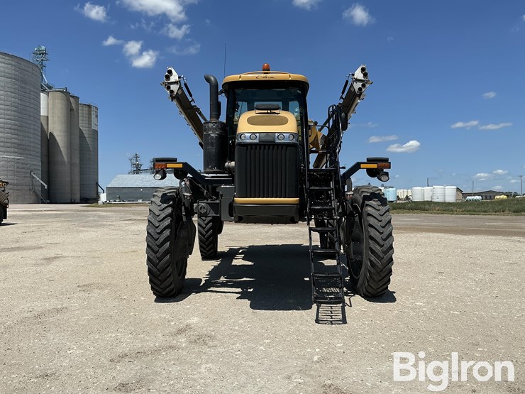2015-rogator-1300b-self-propelled-dry-spreader-w/airmax-180-image-2