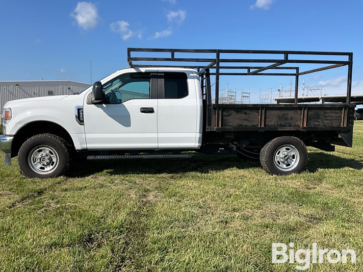 2021-ford-f350-image-8