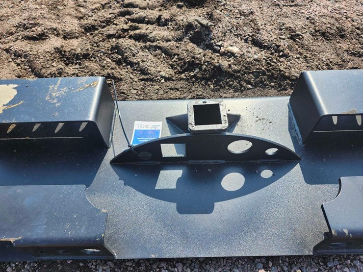 heavy-duty-do-all-receiver-hitch-skid-steer-plate-image-2